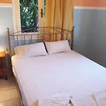 公寓式酒店 尤金妮亚酒店及公寓 3*