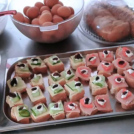 에우게니아 호텔 앤드 아파트먼트 3* 라가나스