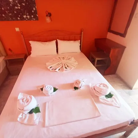 Ξενοδοχείο με διαμερίσματα Laganas Beach Hotel 3*