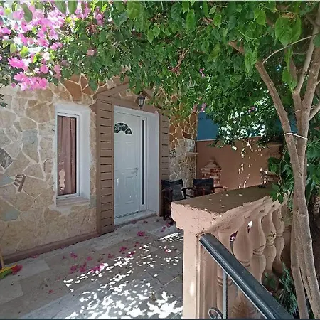 Ξενοδοχείο με διαμερίσματα Laganas Beach Hotel