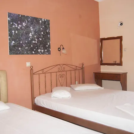 Ξενοδοχείο με διαμερίσματα Laganas Beach Hotel 3*