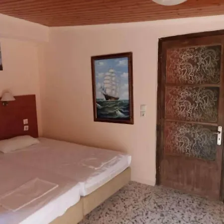 Ξενοδοχείο με διαμερίσματα Laganas Beach Hotel 3*